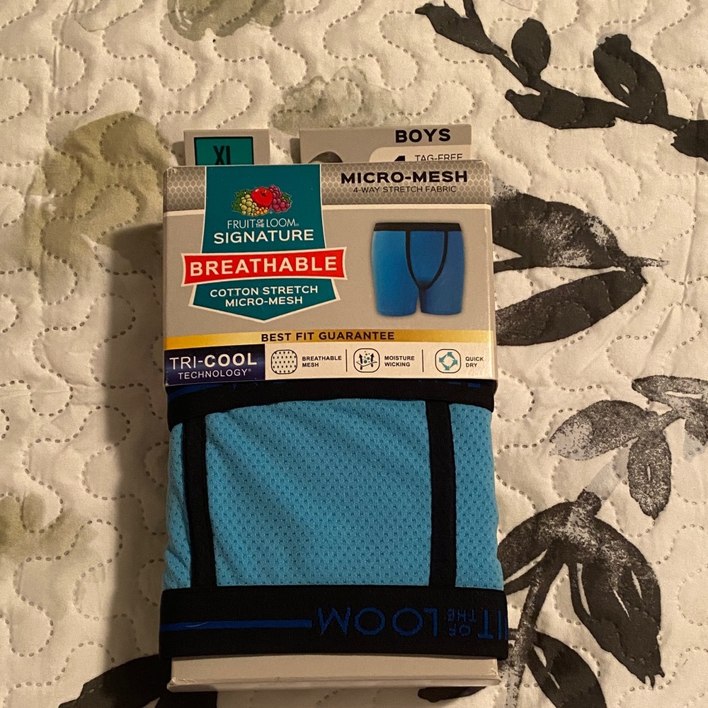 Fruit of the Loom boys Breathable Micro-Mesh Boxer Briefs - Blue size xl.